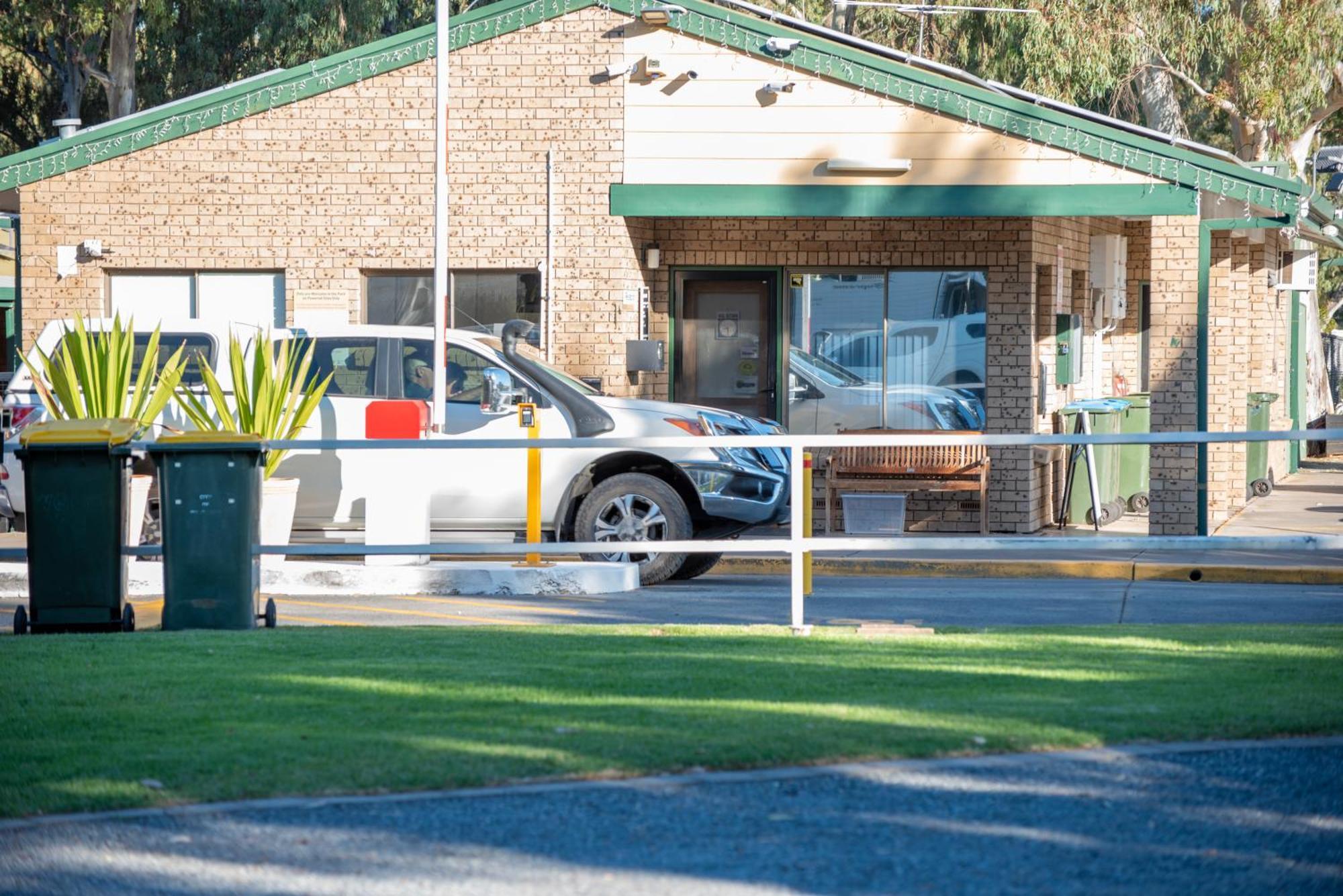 Echo Holiday Parks - Windsor Gardens Adelaide Luaran gambar